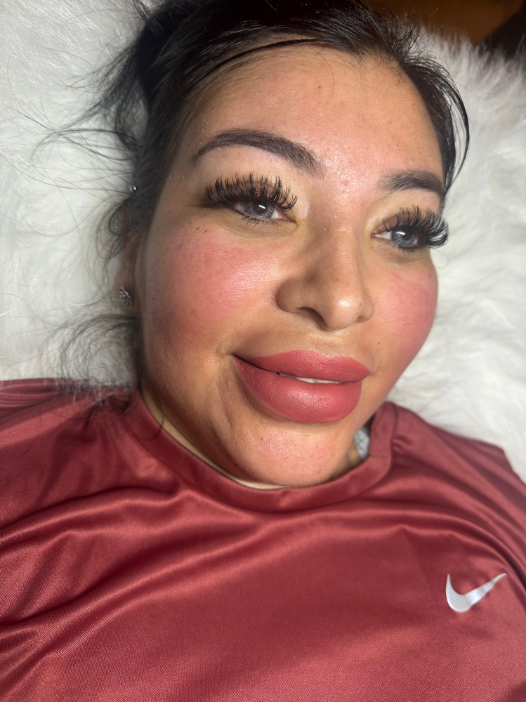 The LARAJ Luxe Lash Wet look Set
