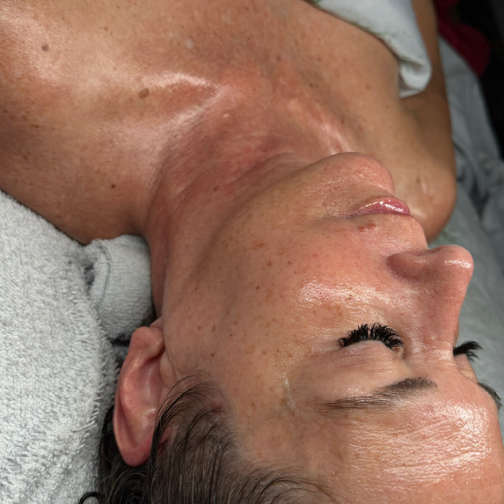 Express Custom Facial at Beauty Aligned Esthetics in Carmel, IN