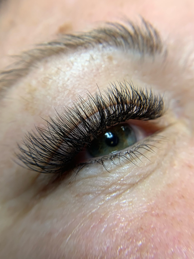 HYBRID LASHES
