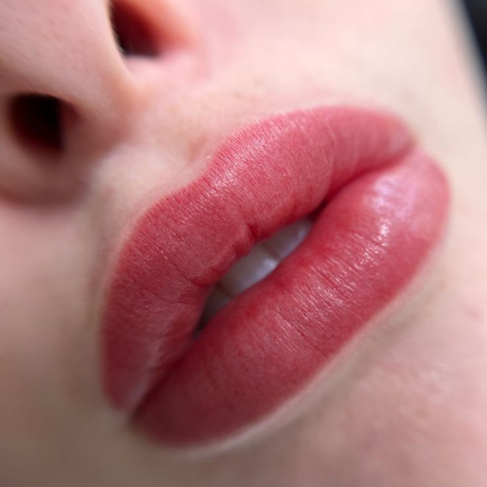 LIP BLUSHING