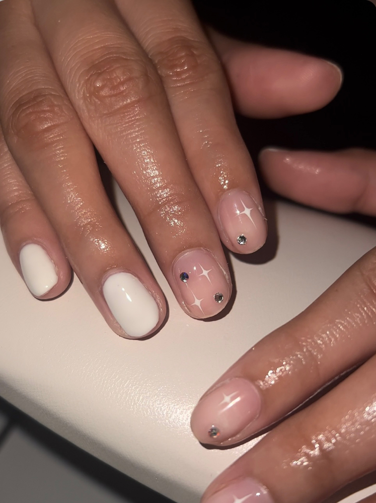 Gel Manicure W Minimal Design