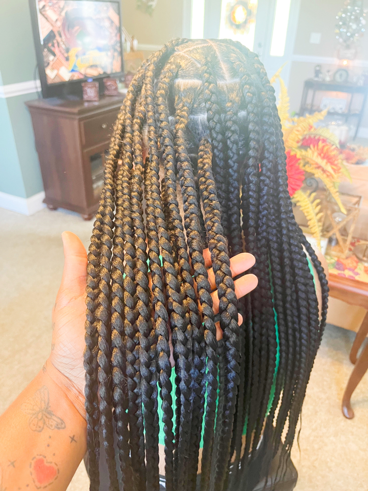 Box braids (knotless & traditional)