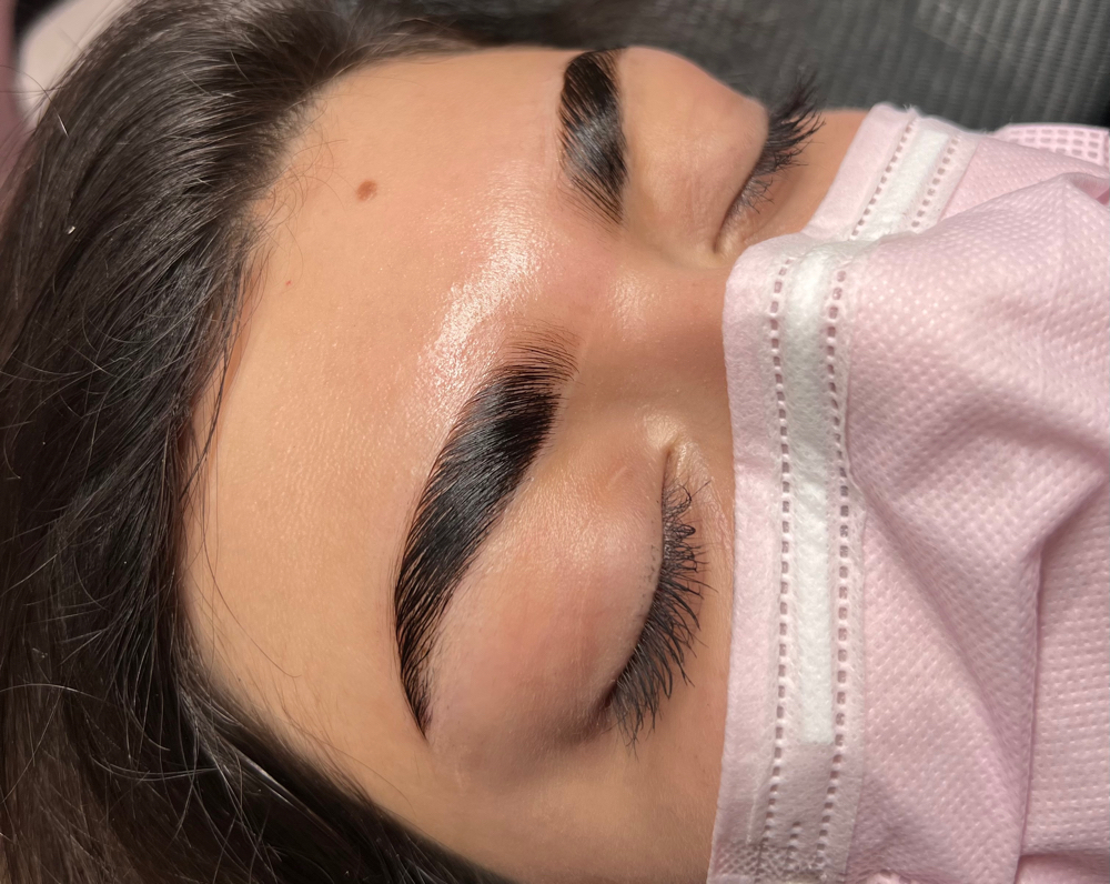 Eyebrow lamination and tint