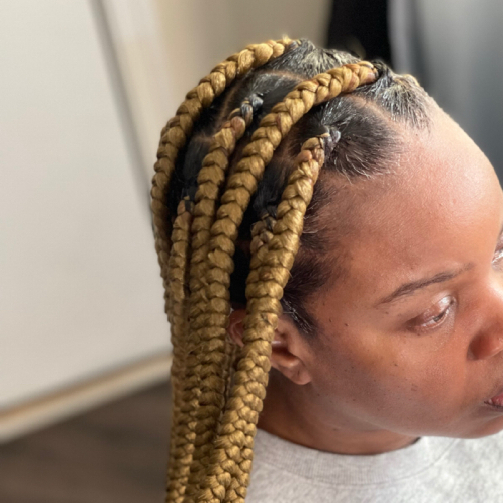 Large Knotless Braids at Akennas Braids in Chesapeake, VA