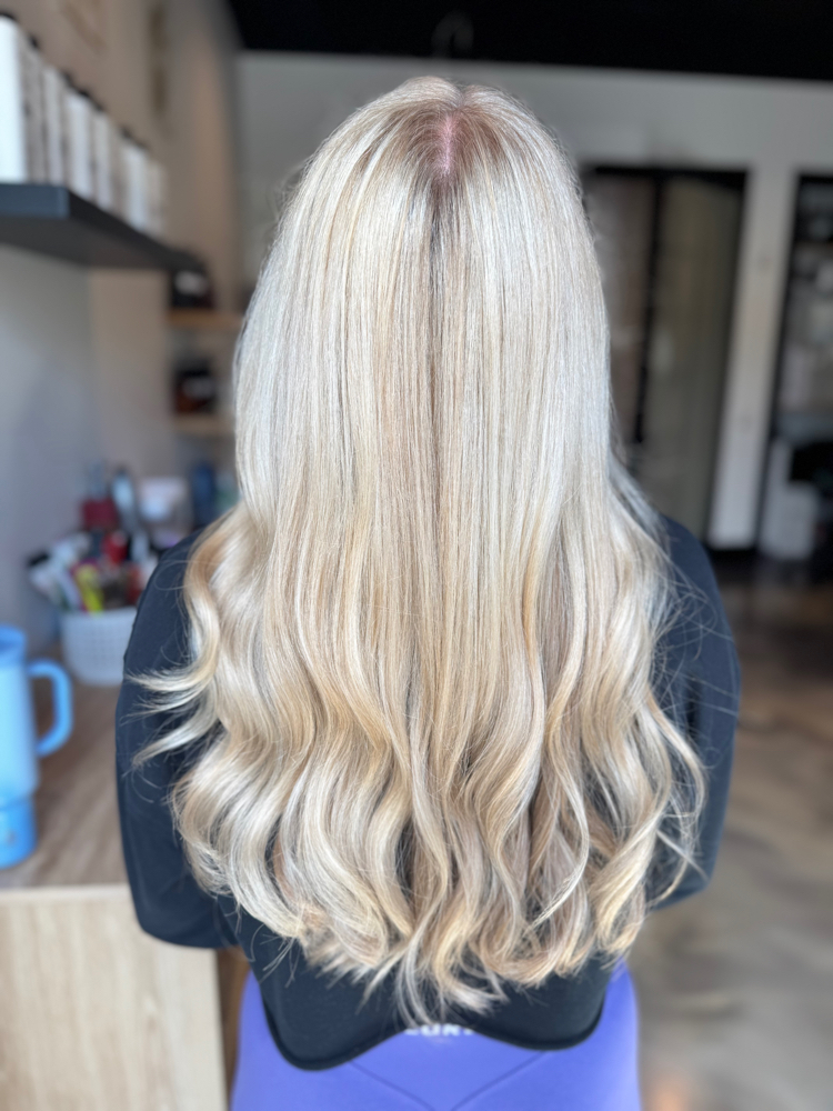 Lightening And Toning Services at Retro Hair Vibes in Clarksville, TN