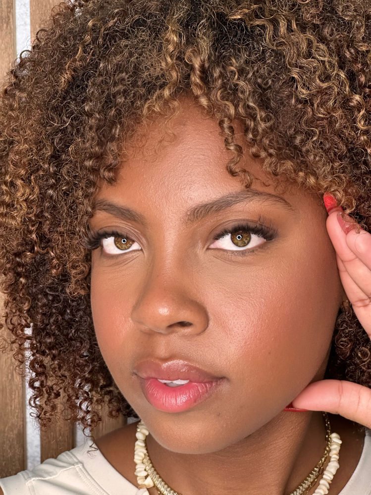 Detailed Brow Shaping