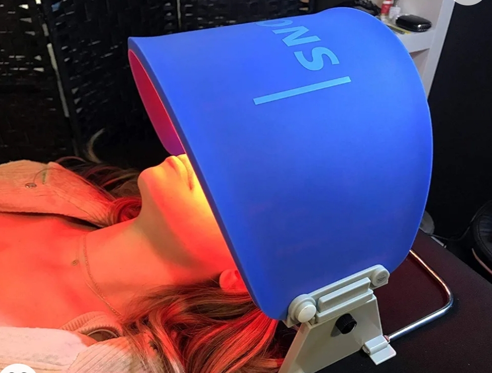 Red Light Therapy (Facial Add-On)