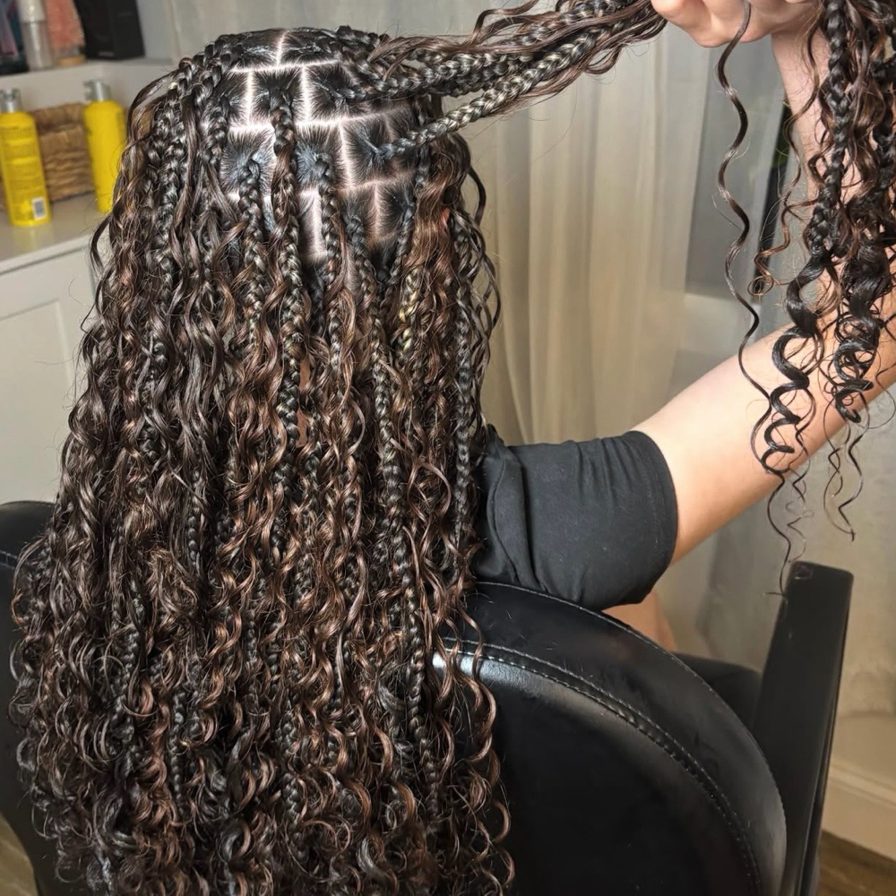 Medium Bora Bora Knotless Braids