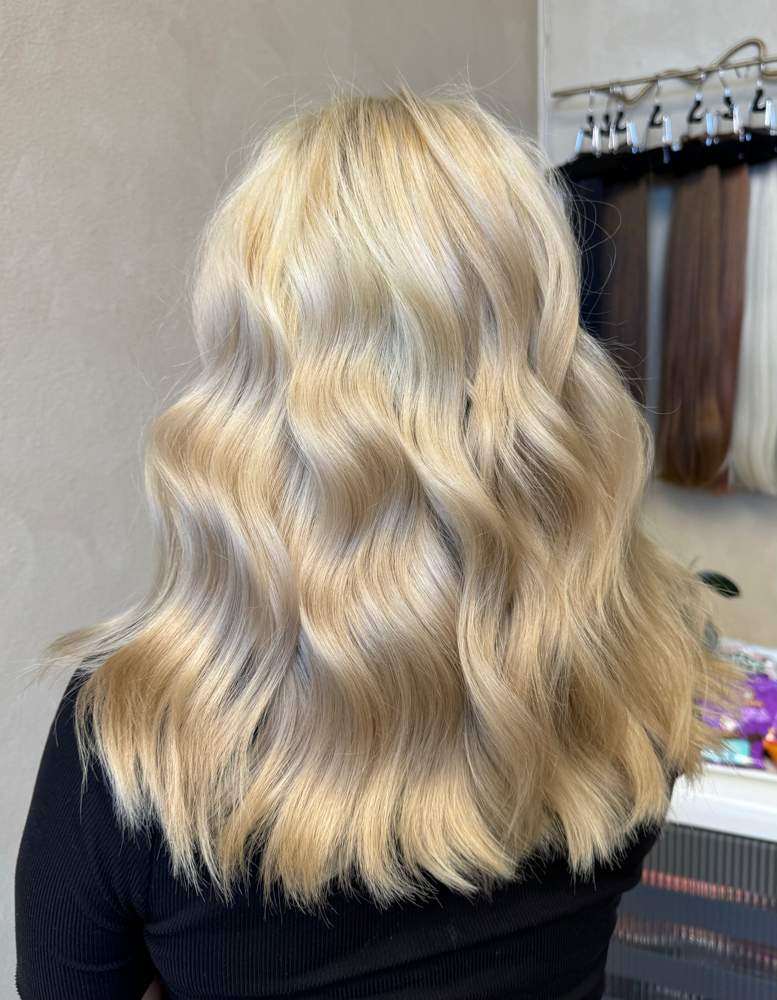 FULL BLONDING & WOMENS HAIRCUT
