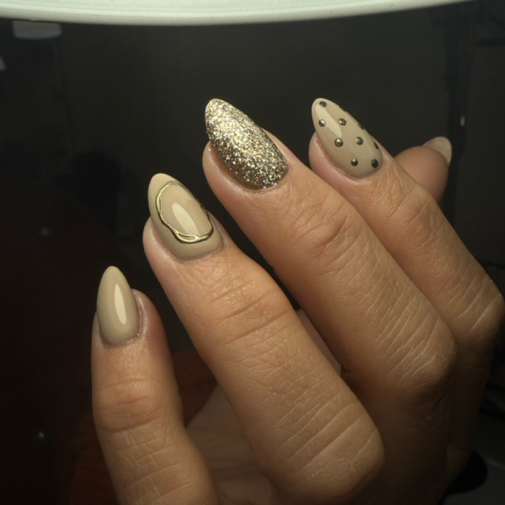 Retoque Regular Y Gel at Francheska Saenz Nails & Wax Studio in Vega Baja, PR