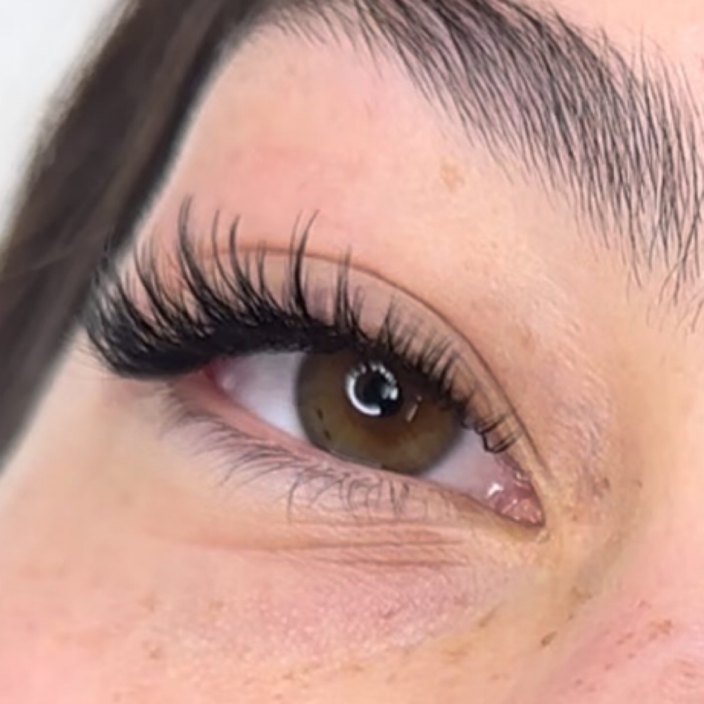 Foreign Fill: Hybrid at Ash’s Lashes in Apple Valley, MN