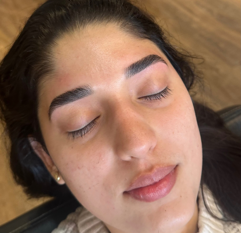 Brow Lamination & Tint