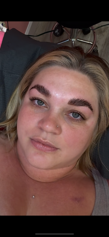 Brow Lamination & Tint