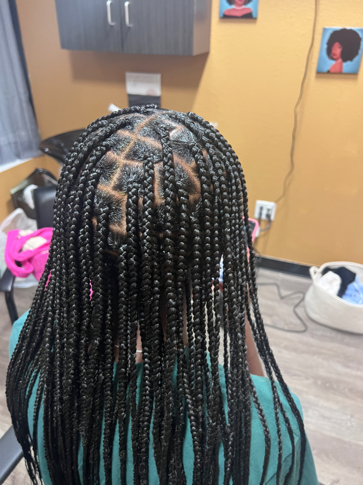 Medium Knotless