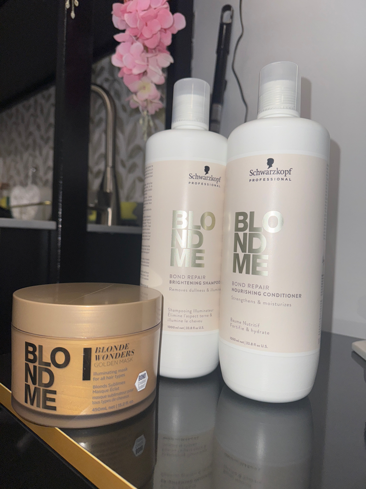 Blond Me GOLDEN MASK
