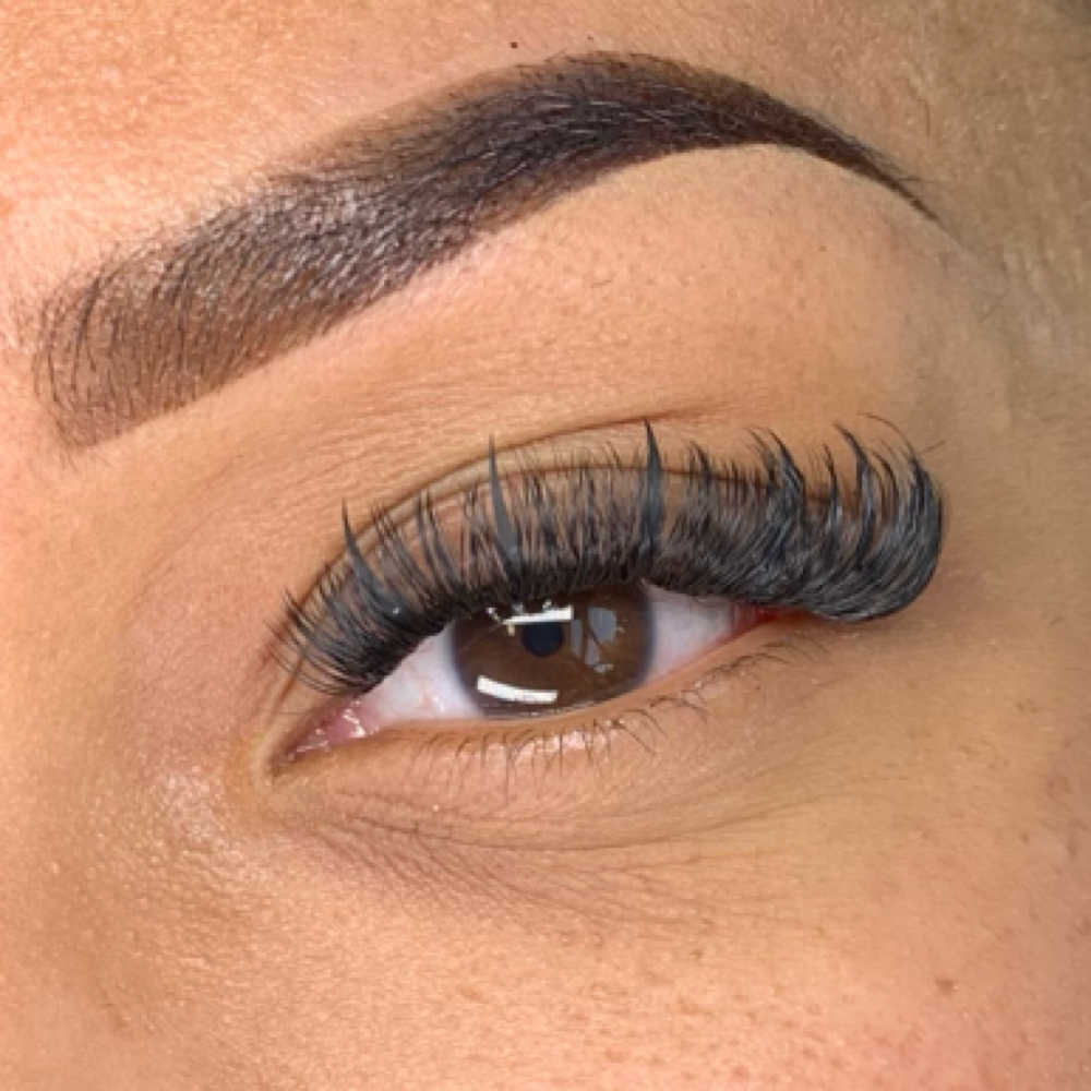 Cluster Lashes Set at Lux Lash and Brow in Mansfield, TX