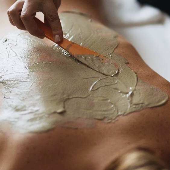 BACK FACIAL