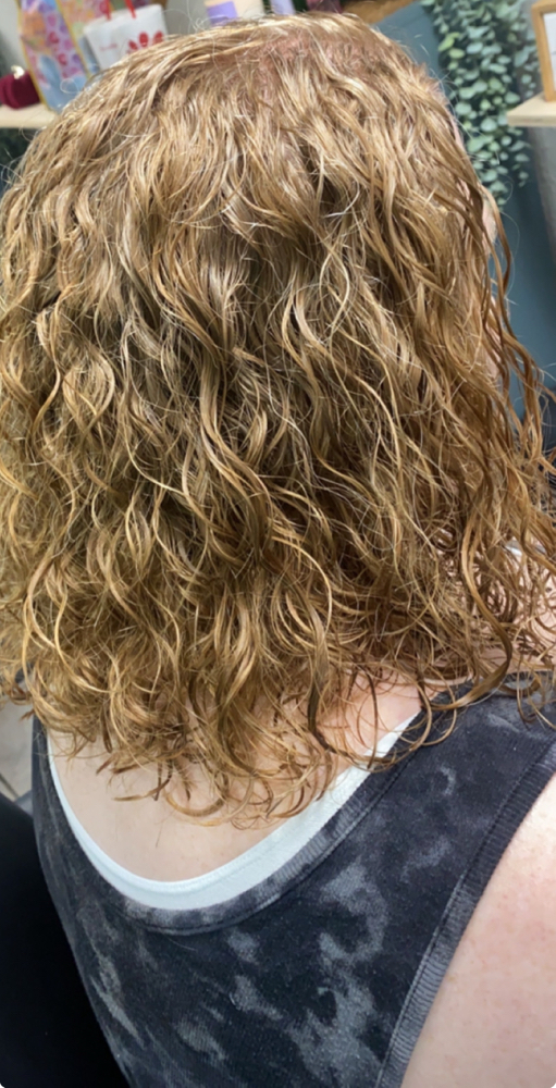 Curly Hair Deep Conditioning at Stylin by Madi in Abilene, TX