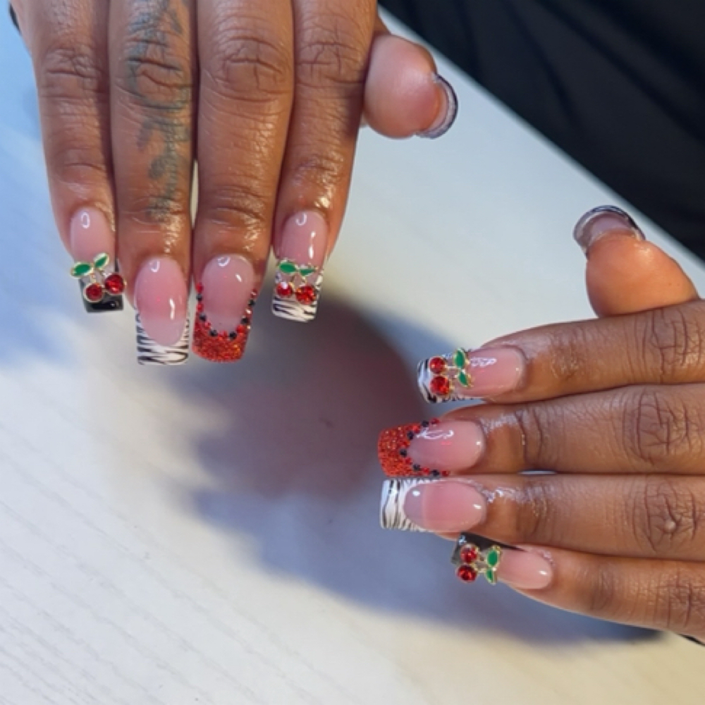Medium Full Set at Mirakle Lowery in Englewood, OH