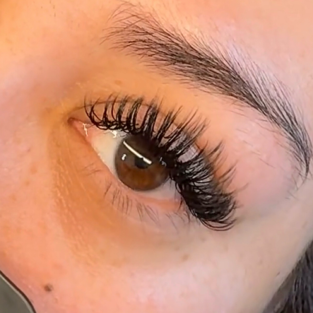 Wet Set Full Set at Six Figure Beauty in Fort Worth, TX