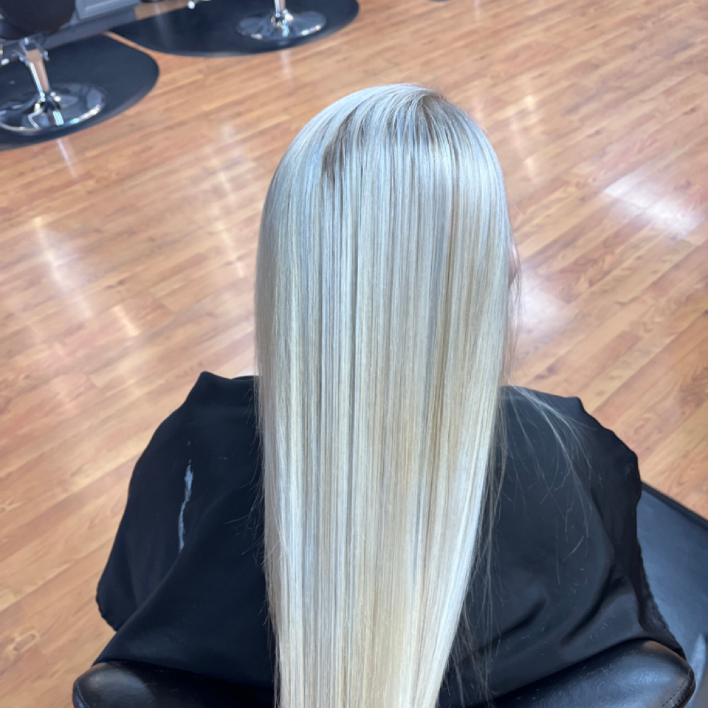 Blonding transformation (9am Only) at Mourning Hair Co. in Owensboro, KY