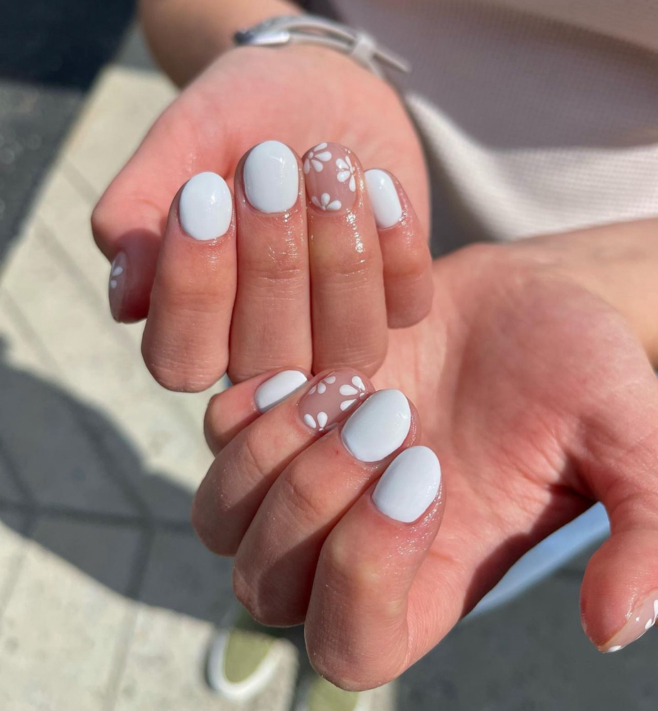 ADD ON: 4-6 Nails of Art