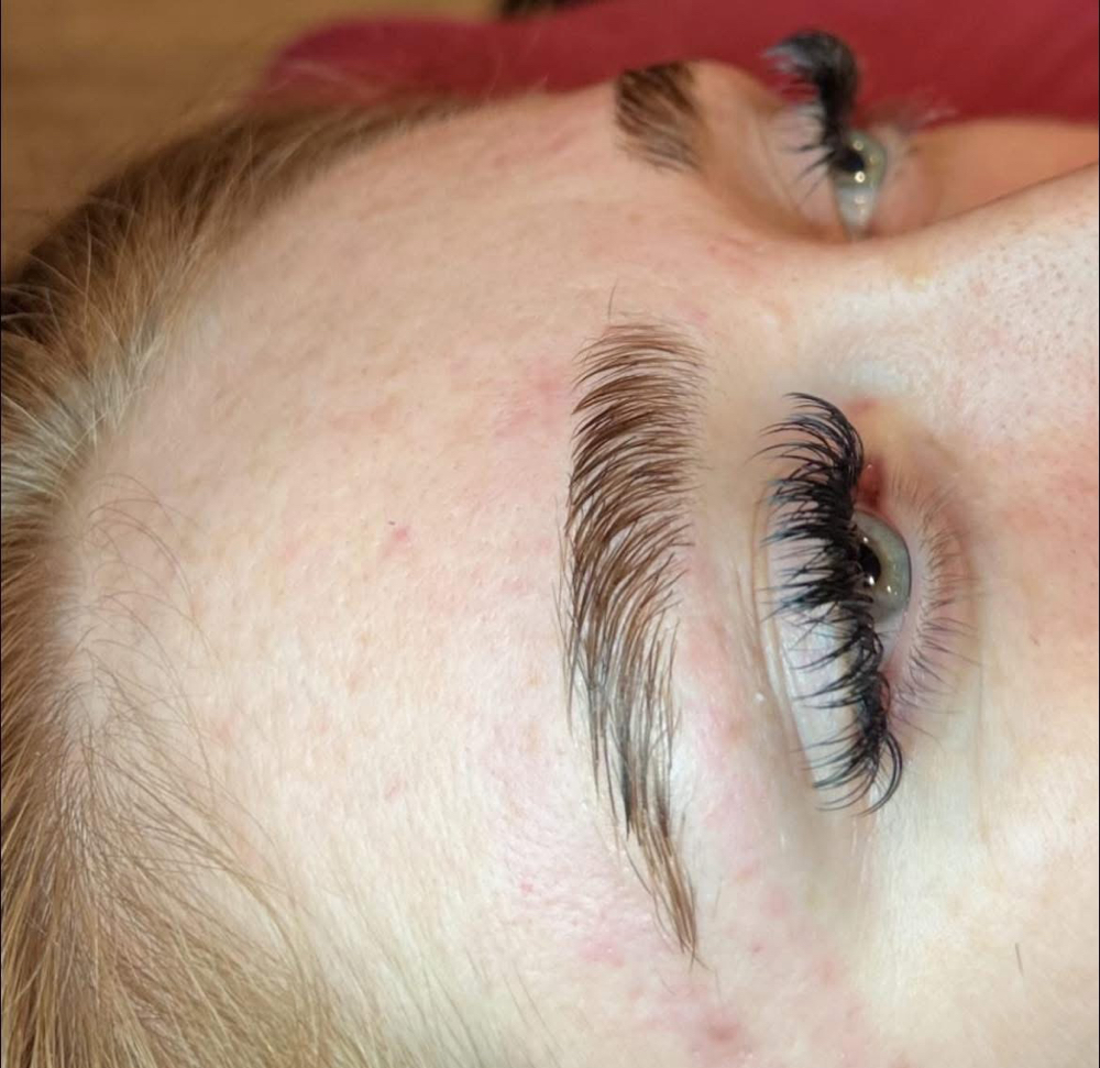 Brow Lamination & Tint