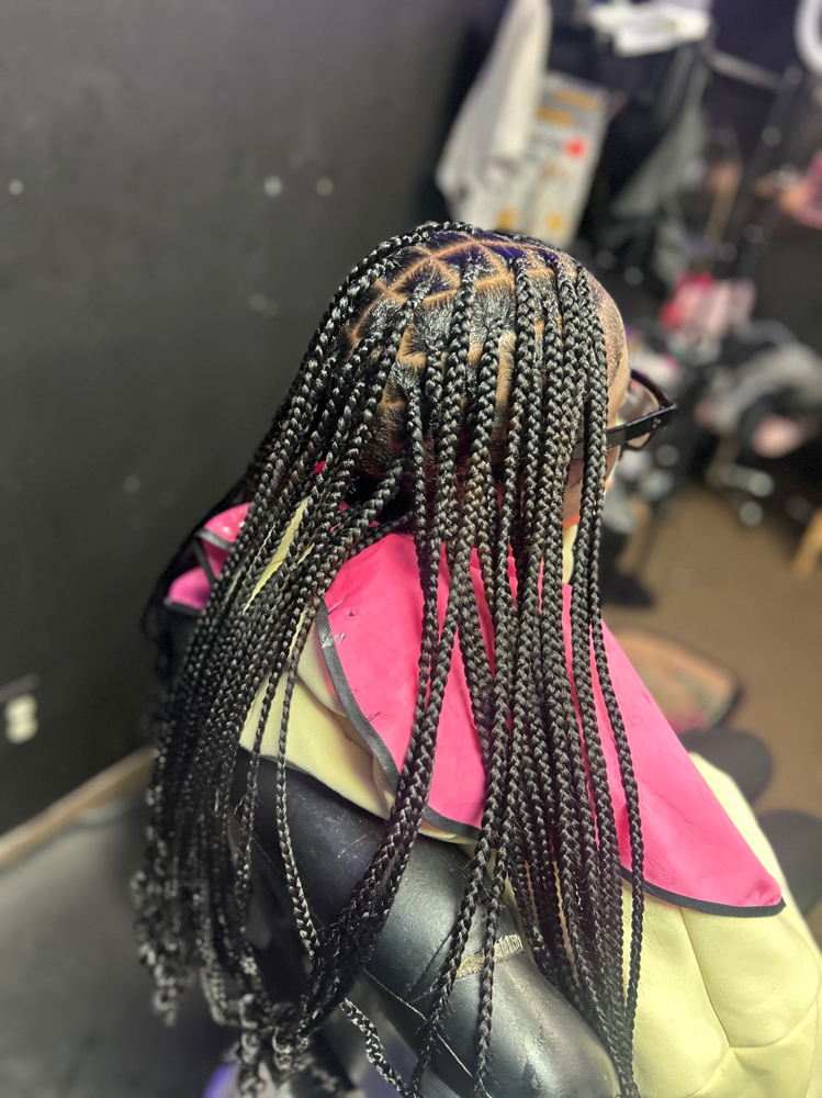 Smedium Knotless at Grippedbymir in Eastpointe, MI