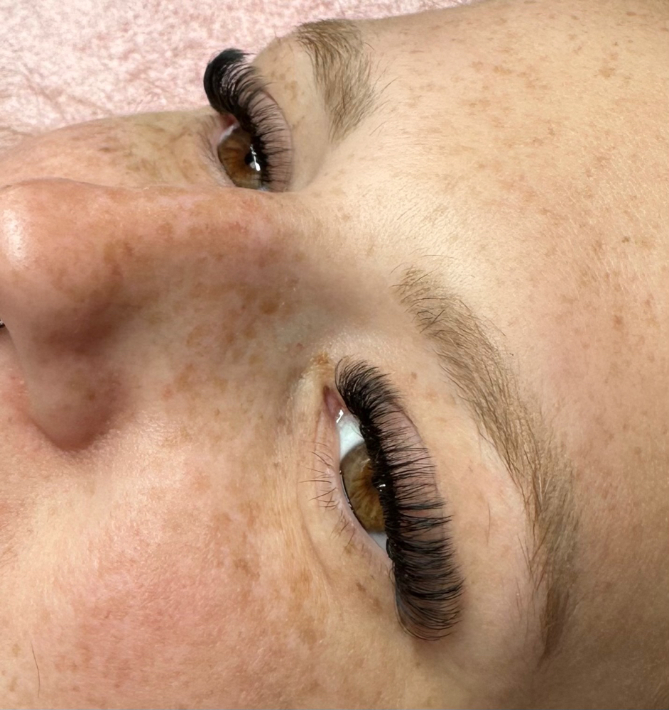 Volume Eyelash extensions