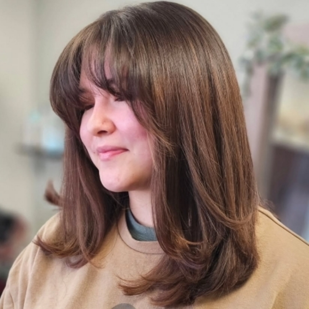 Bang Trim at Desert Glam Beauty Lounge in Albuquerque, NM