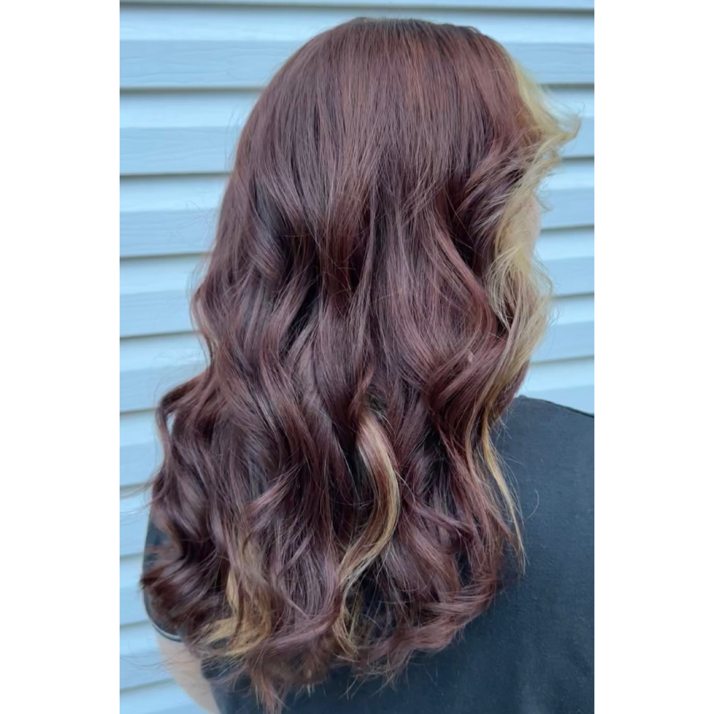 Accent Highlight Or (Money piece) at Shades And Sage in Fall river, MA