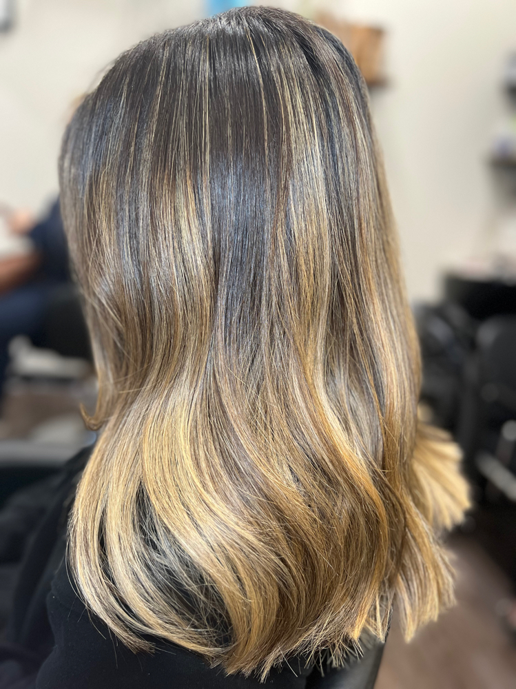 Hydrating hair mask at VOCÊ  BEAUTY  SALON in Northridge, CA