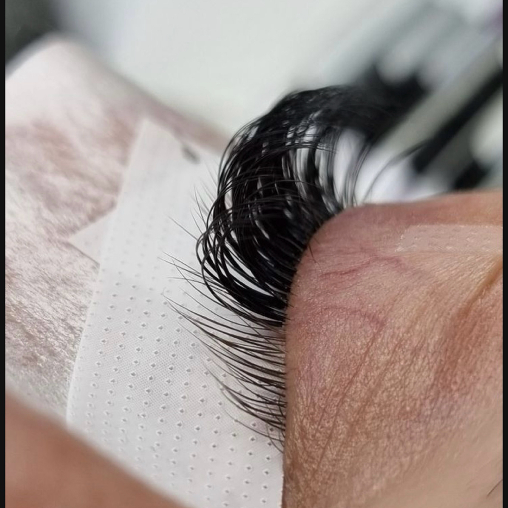 Full Set Of Lashes