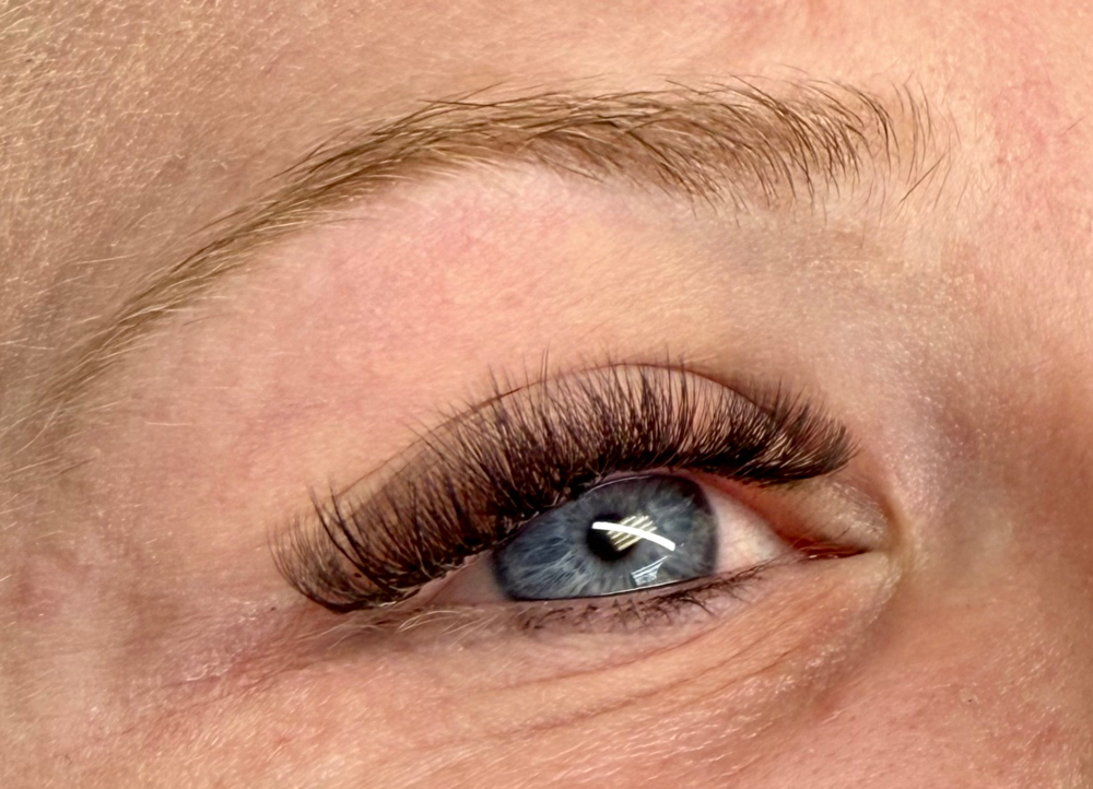 Full Set Of Eyelashes