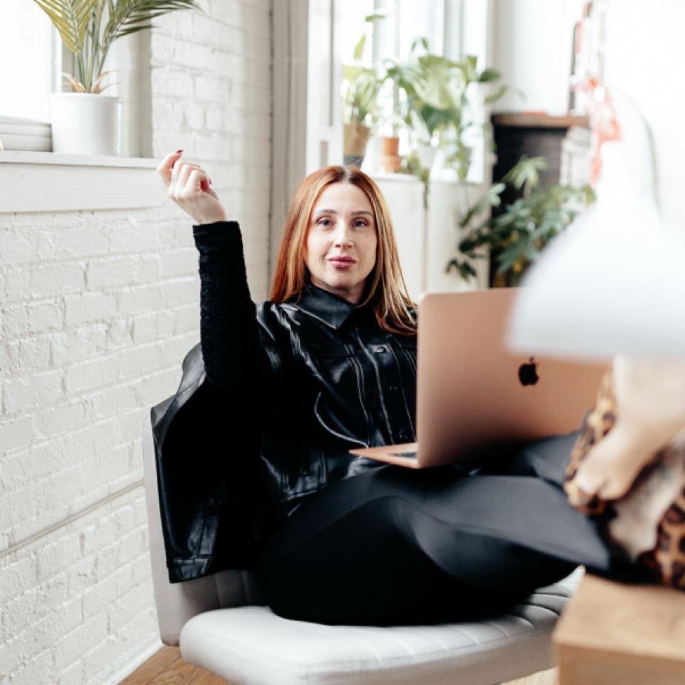 Russian Manicure, Master Amber