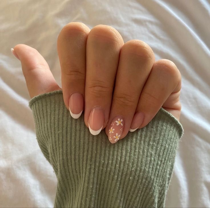 Minamal Nail Art Per Nail