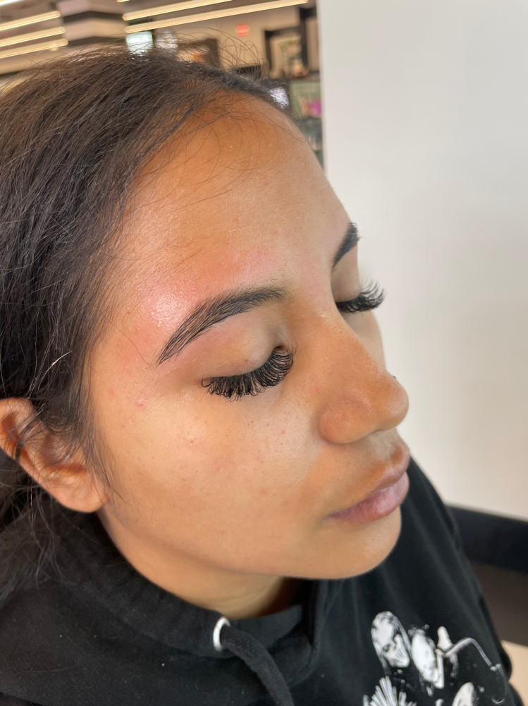 Brow Shaping/ Brow Wax