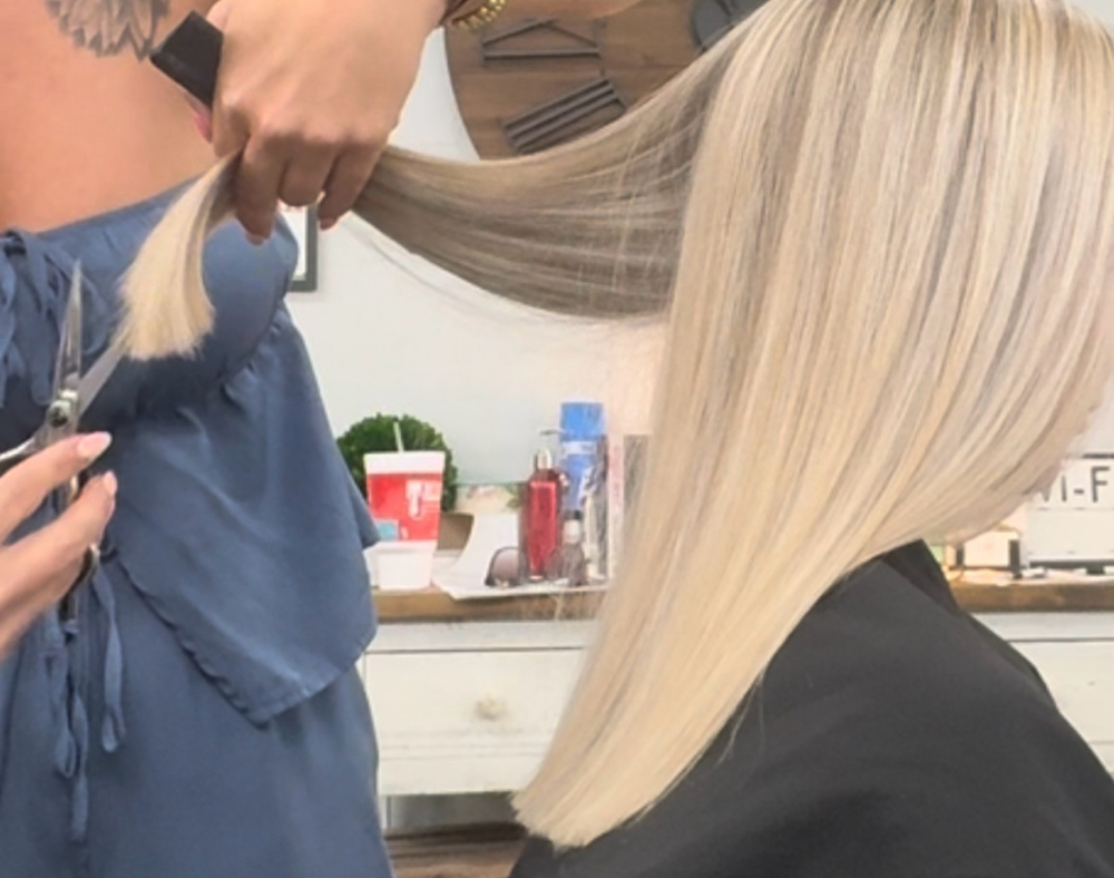 WOMENS HAIRCUT