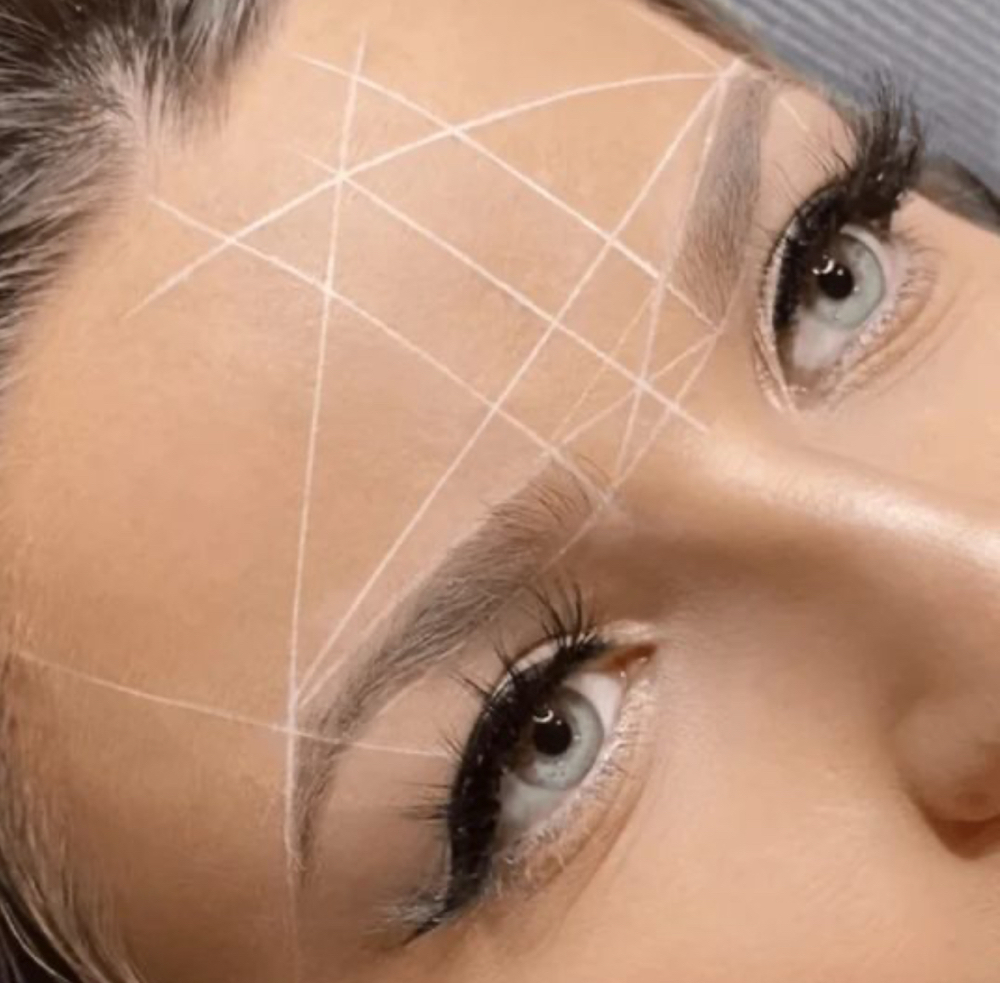 Eyebrow Waxing & mapping