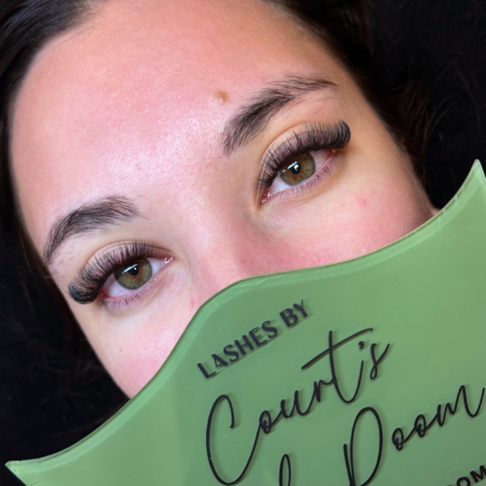 Hybrid Full Set at Court's Lash Room in Woodstock, CT