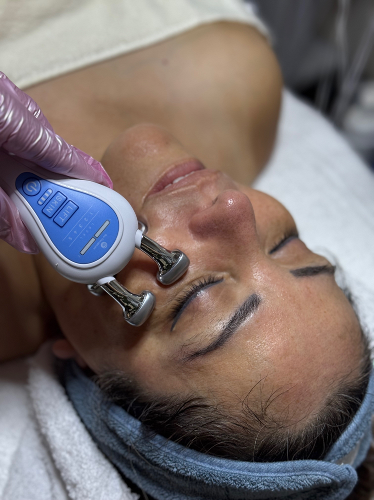 Microcurrent Facial