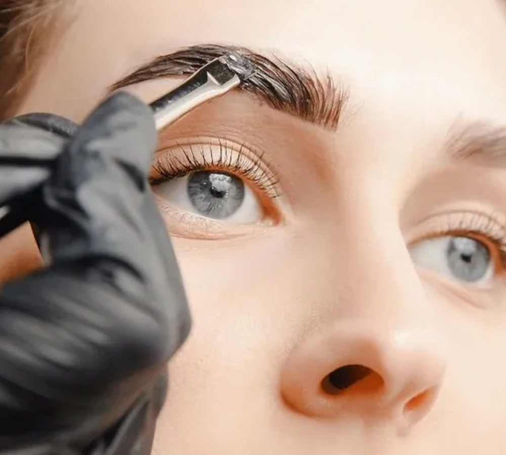 Brow Tinting