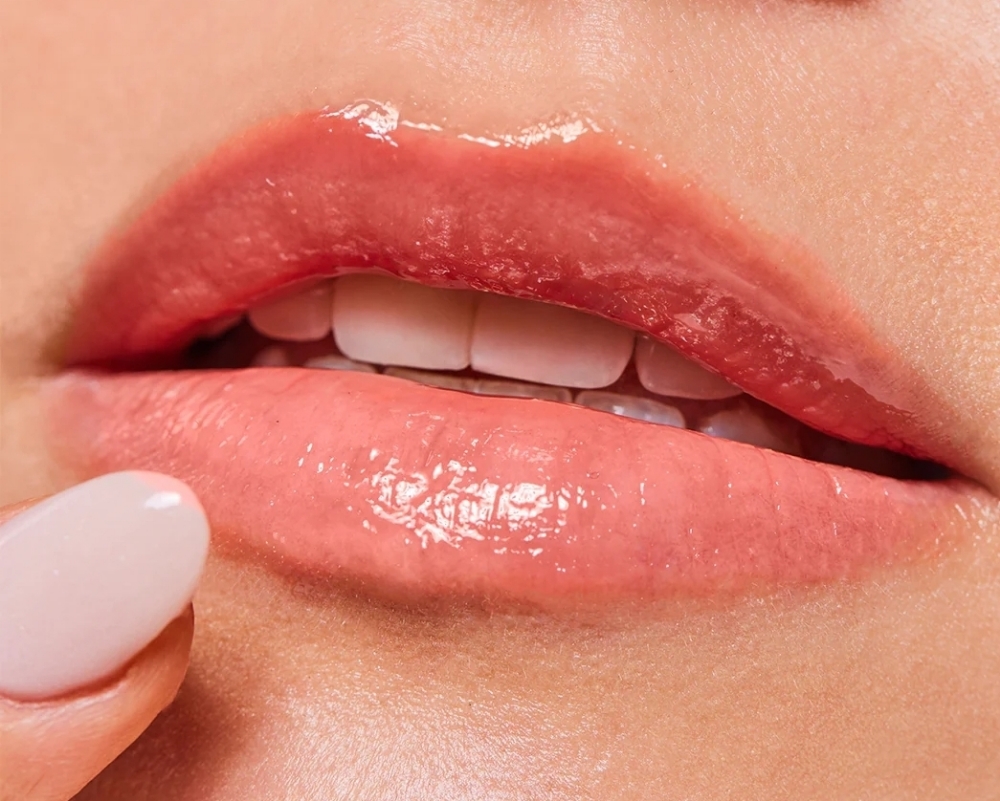 Exfoliating & Moisturizing Lip Trea
