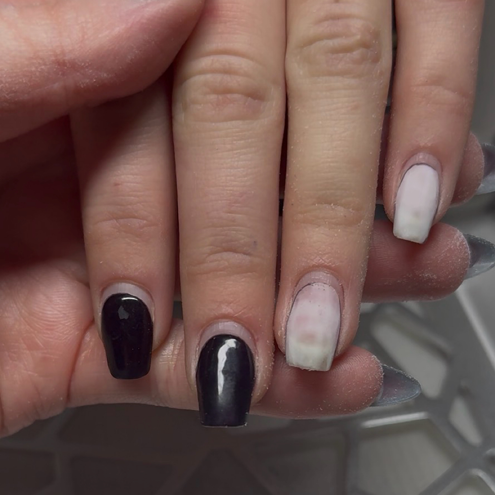 Polish Change at LynnXStudio in Niles, OH