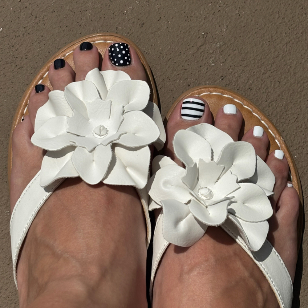 Removal+Basic Pedi at Shique Nails in Dayton, OH