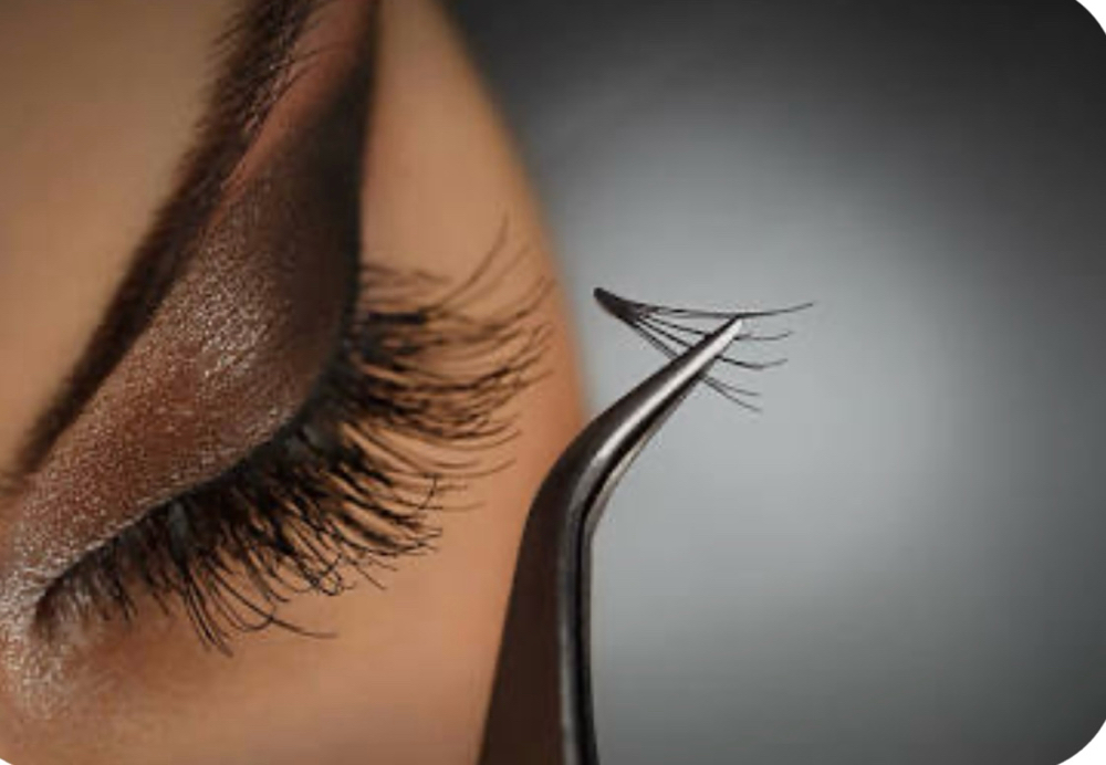 Individual Lashes at Shonte’s Chateau in Creve Coeur, MO