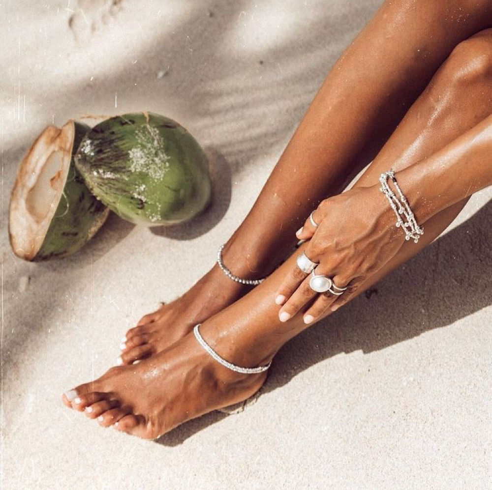 Barefoot Sands Dry Pedicure at Salt + Mane Co. in Aurora, IN