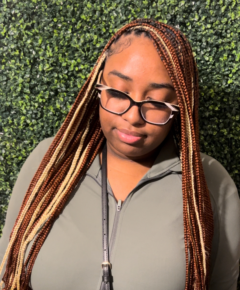 smedium knotless at sm.styled in Kansas City, KS