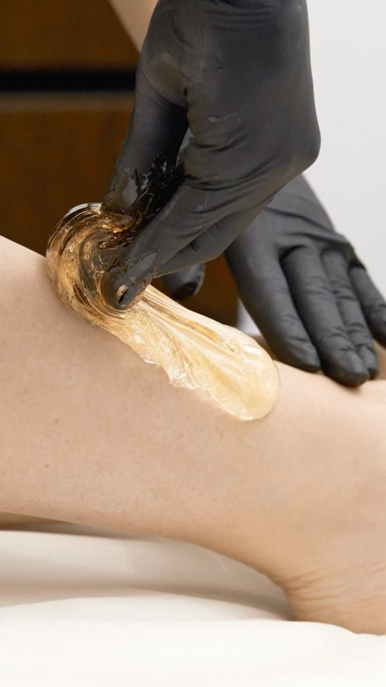 Full Leg Wax With Meghan