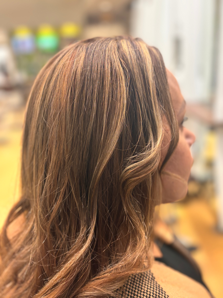 Partial Foil ( Higthligths ) at Yanelly Garcia in Rockford, IL